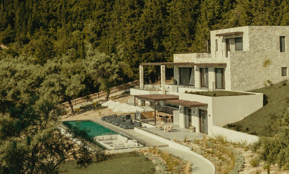 Στις €450.000 εκτοξεύτηκε η μέση τιμή εξοχικής κατοικίας